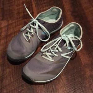 Grey/teal athletic shoes